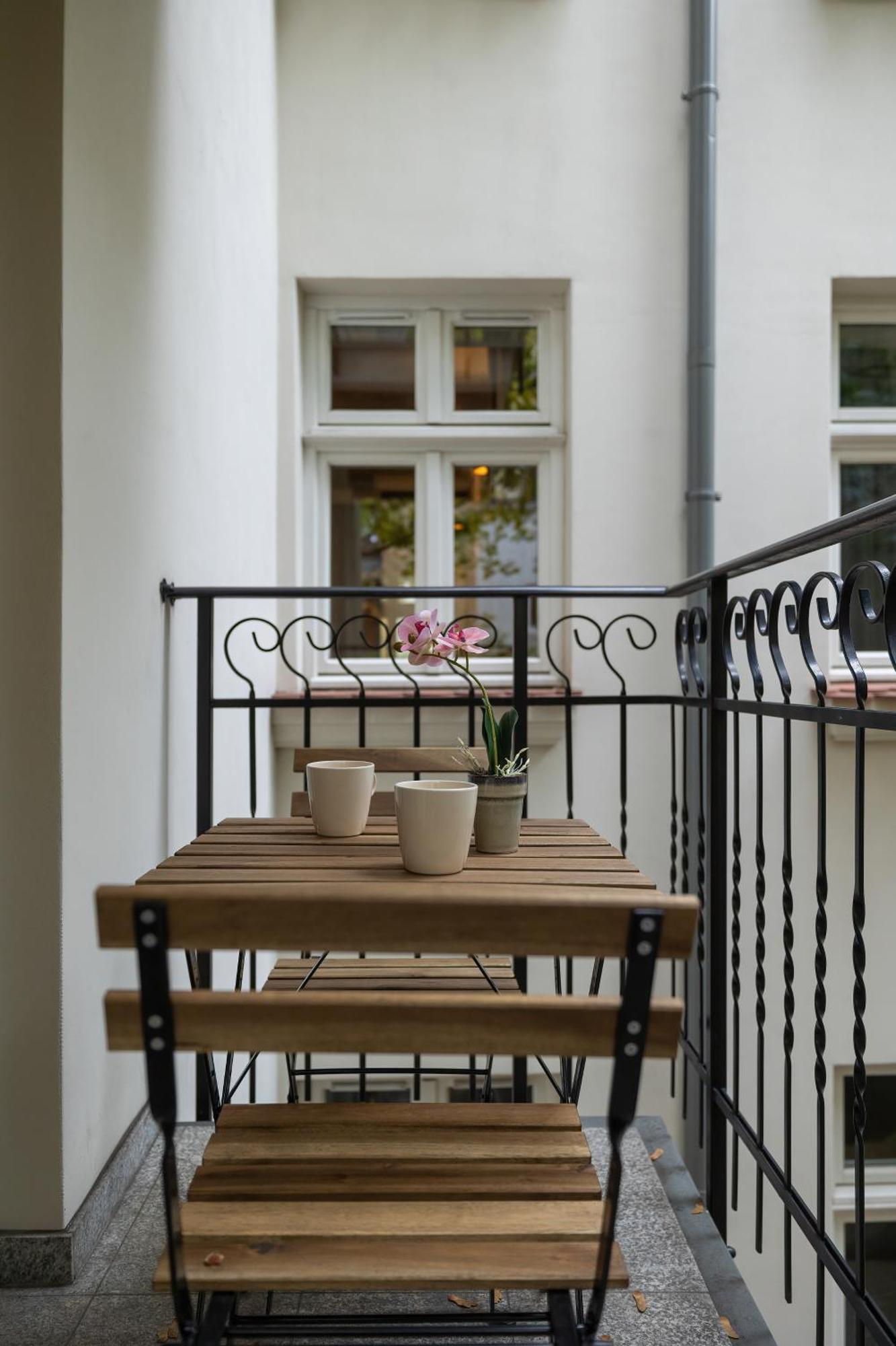 Modern & Comfy Apartment Rakowicka 6 Cracow By Renters Cracóvia Exterior foto